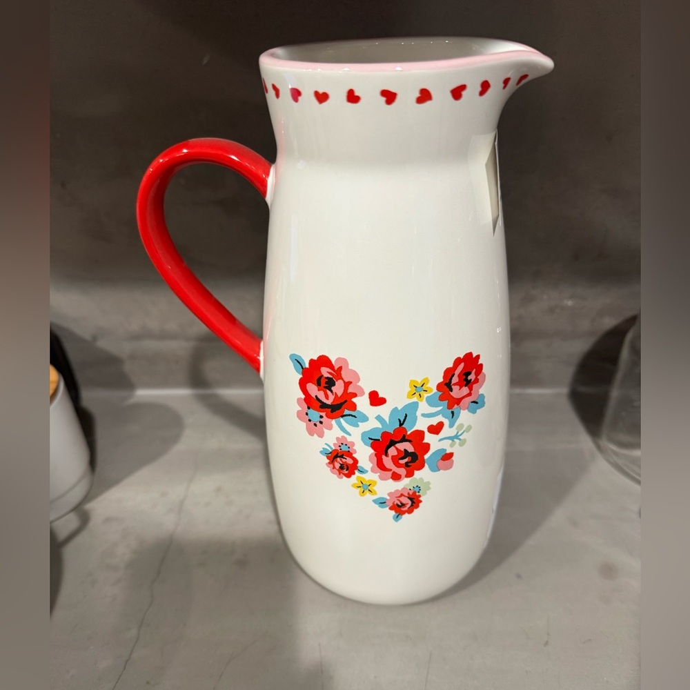 Cath Kidston Floral heart Jug with Red Handle-pretty and practical! Unique&FUN❤️